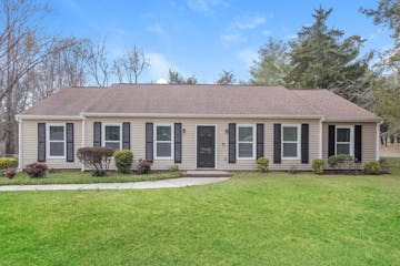 7700 Hickory Hollow Ln Charlotte, NC 28227